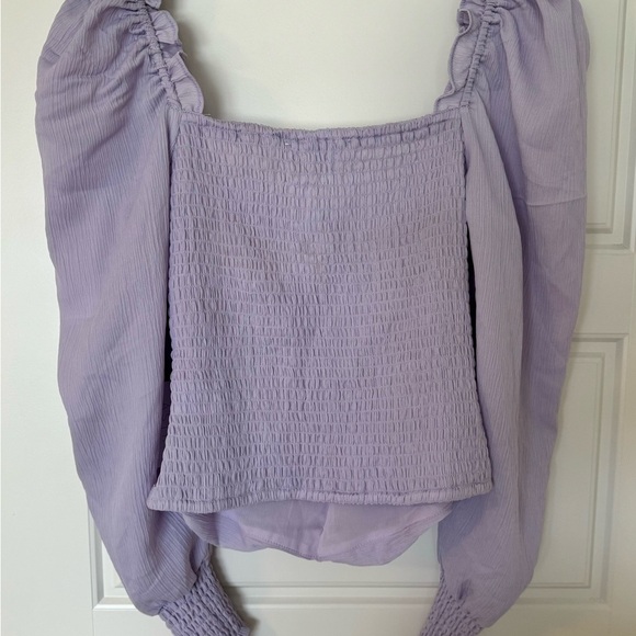 Astr The Label Women's Puff Lantern Sleeve Top Sz M Pale‎ Purple Ruched Back NWT - Picture 2 of 13
